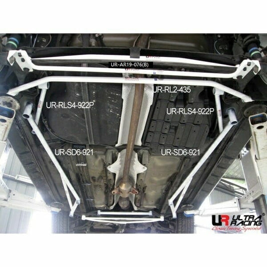 Ultra Racing 2-Point Rear Lower Brace (UR-RL2-435)