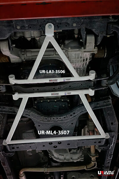 Ultra Racing 3-Point Front Lower Brace (UR-LA3-3506)